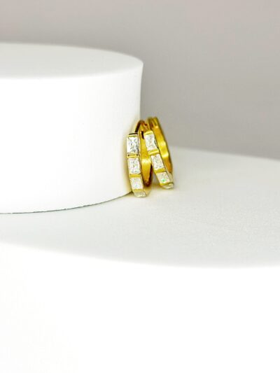 Baguette Huggies, 18mm (10 days Lead Time)