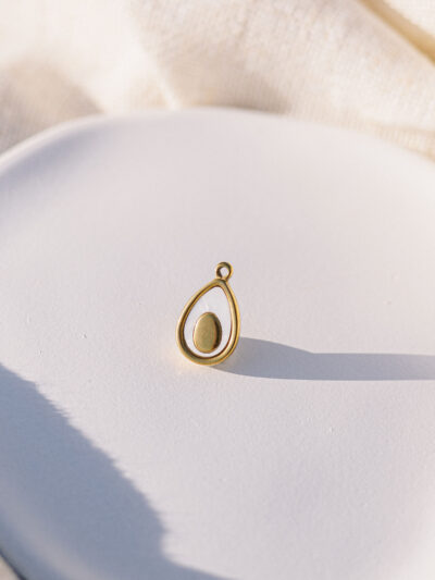 Avo White Charm
